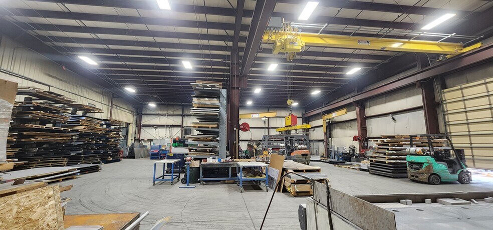 More Photos Of 1011 Industrial Ct, Moscow Mills Warehouse For Lease