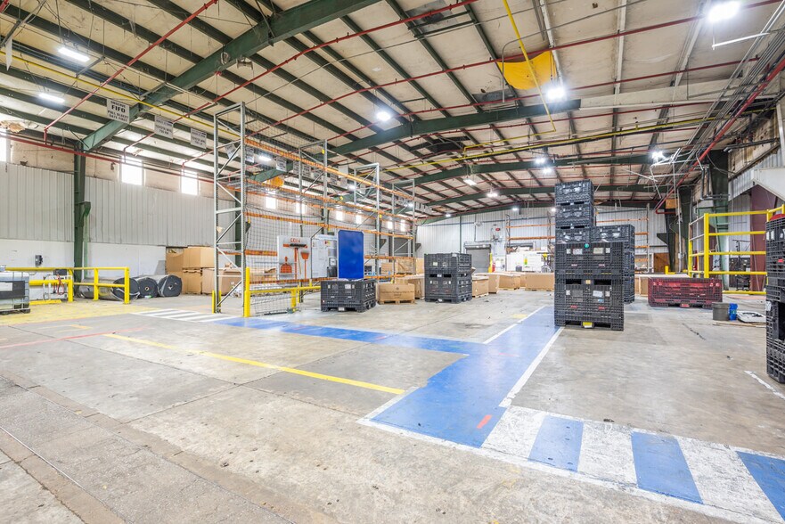 More Photos Of 221 Fabritek Dr, Columbus Manufacturing For Sale