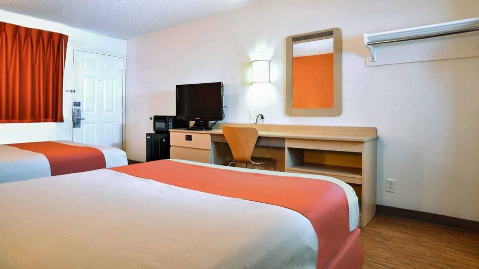 More Photos Of 5522 N Pan Am Expy, San Antonio Hotel For Sale