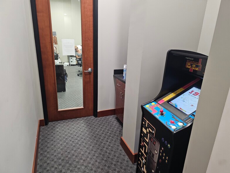 More Photos Of 10610 Metromont Pky, Charlotte Office For Lease