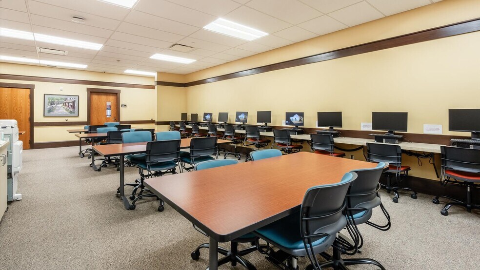 More Photos Of 200 N Whitewoman St, Coshocton Office For Sale