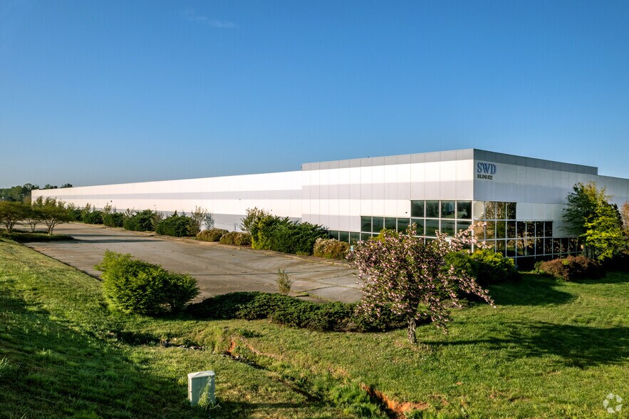 More Photos Of 5475 N Blackstock Rd, Spartanburg Warehouse For Lease