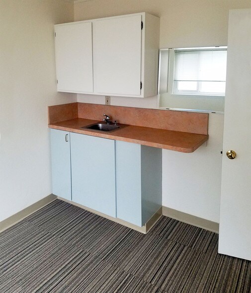 More Photos Of 52 Arch St, Redwood City Medical For Lease
