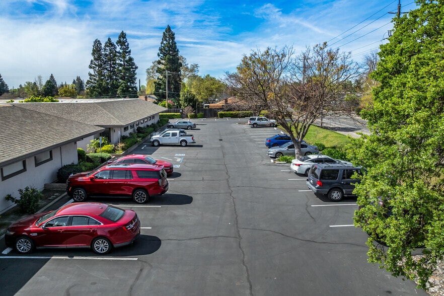 More Photos Of 3637 Mission Ave, Carmichael Office For Sale