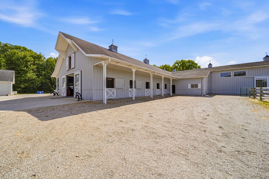 Primary Photo Of 3126 Mennonite Rd, Mantua Sports And Entertainment For Sale
