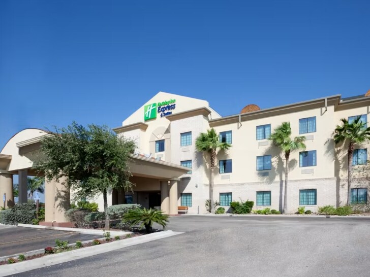 More Photos Of 2965 E Main St, Alice Hotel For Sale