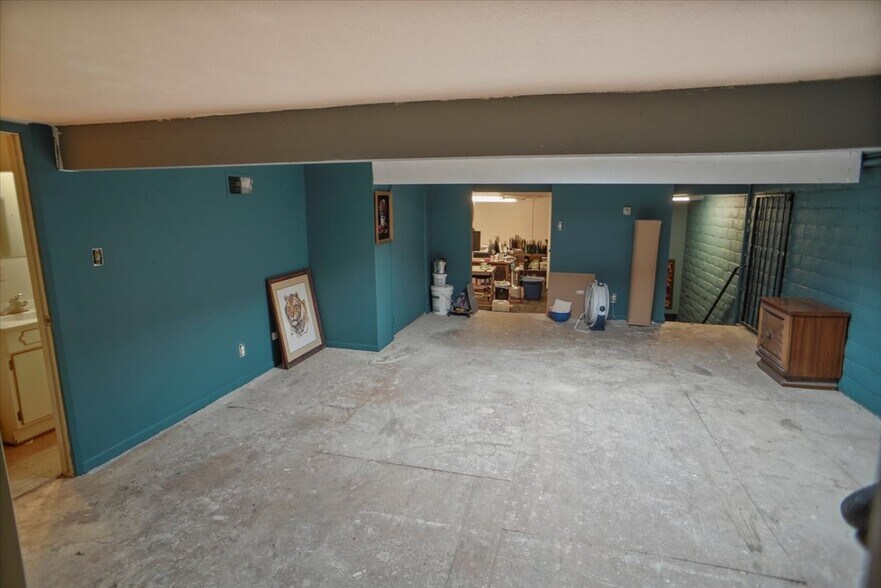 More Photos Of 1940 Freeman Ave, Signal Hill Warehouse For Sale