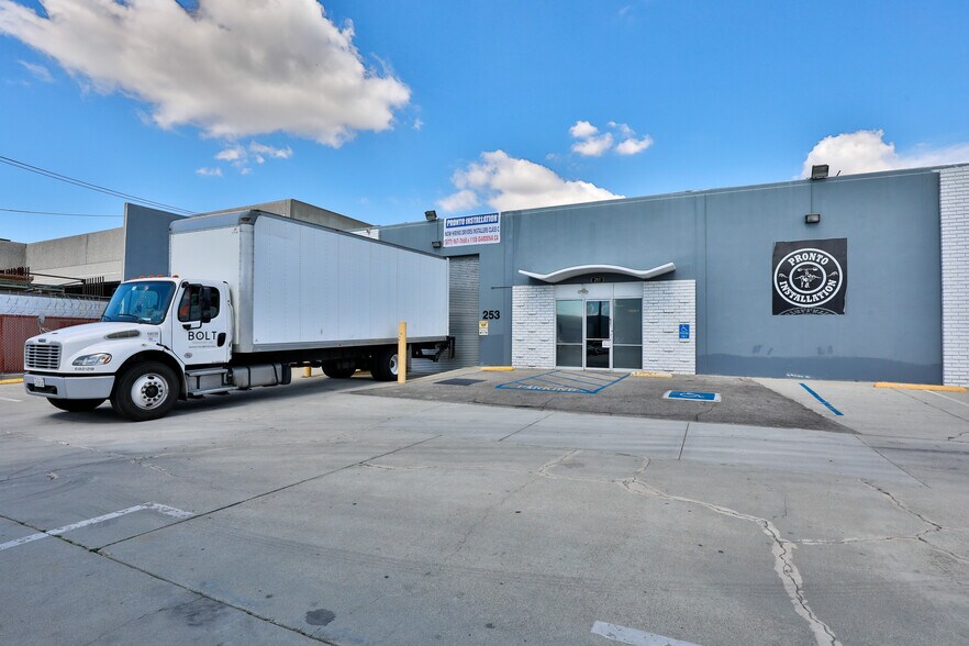 Primary Photo Of 253 E 157th St, Gardena Manufacturing For Lease