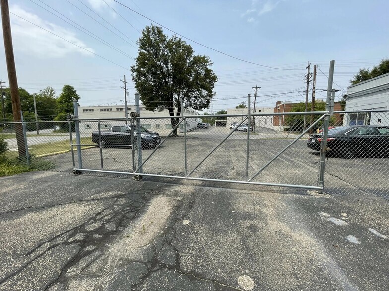 More Photos Of 1361-1365 Tennessee Ave, Cincinnati Warehouse For Sale