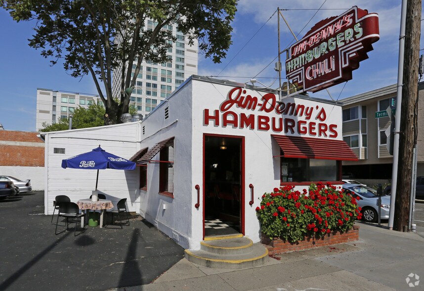 More Photos Of 816 12th St, Sacramento Restaurant For Sale