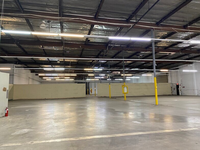 More Photos Of 16105 Gundry Ave, Paramount Manufacturing For Sale