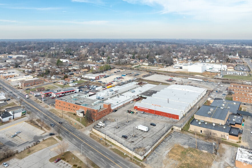 More Photos Of 6401-6425 W Florissant Rd, Saint Louis Manufacturing For Lease