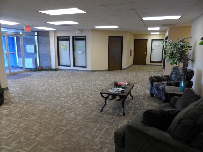 More Photos Of 4023 State St, Bismarck Medical For Lease