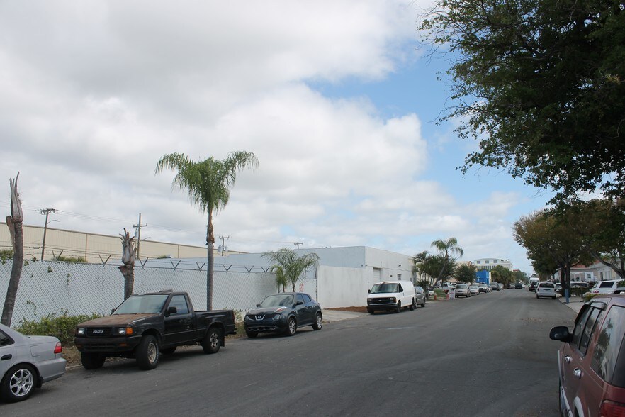 More Photos Of 223 S H St, Lake Worth Manufacturing For Lease