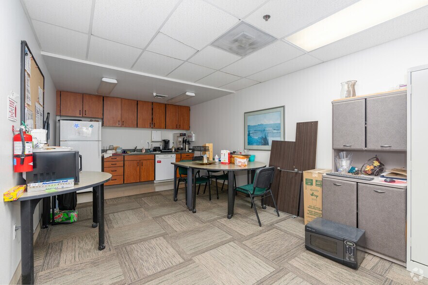 More Photos Of 596 Hoffman Rd, Independence Manufacturing For Sale