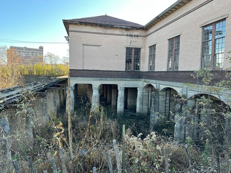 Primary Photo Of 426 Commercial St, Marseilles Industrial For Sale