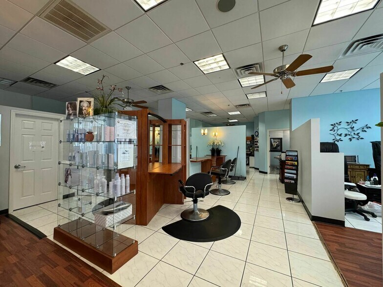 More Photos Of 1227-1239 N Gulfstream Ave, Sarasota Apartments For Lease