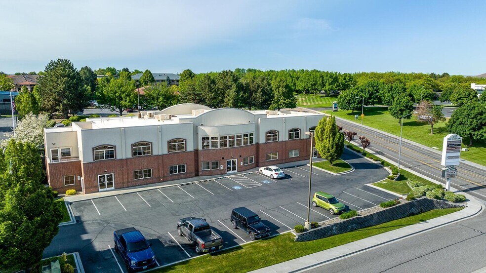 More Photos Of 1020 N Center Pky, Kennewick Office For Lease