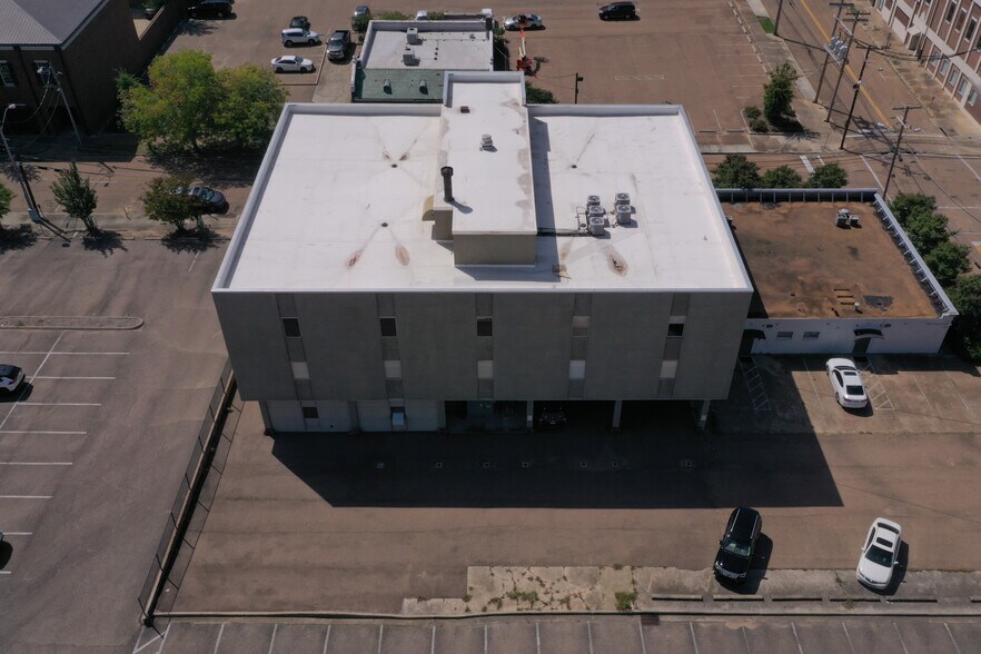 More Photos Of 222 N President St, Jackson Office Residential For Sale