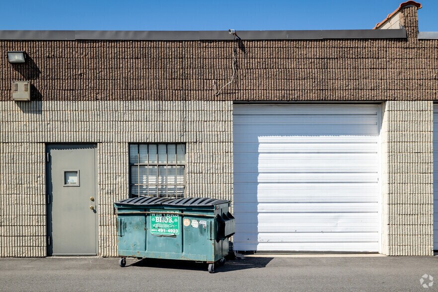 More Photos Of 60 S 2nd St, Deer Park Warehouse For Lease