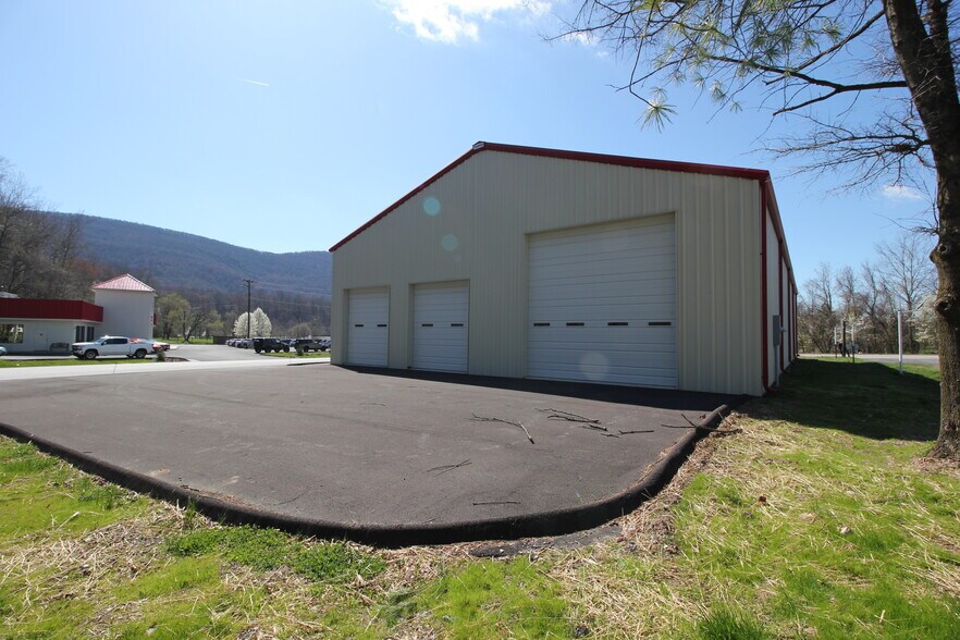 More Photos Of 34 Smokey Bear Ln, Covington Light Distribution For Sale