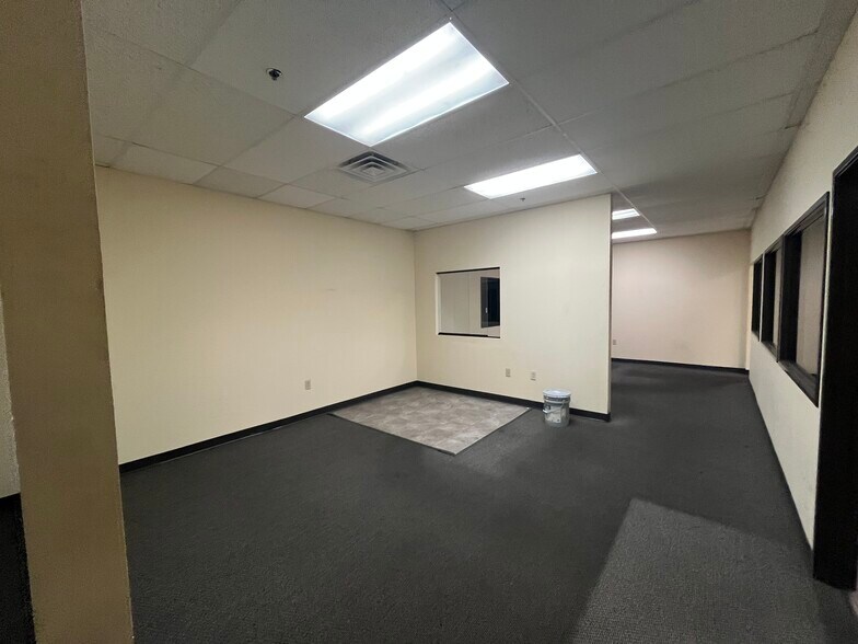 More Photos Of 4220-4232 Charter Ave, Oklahoma City Warehouse For Lease