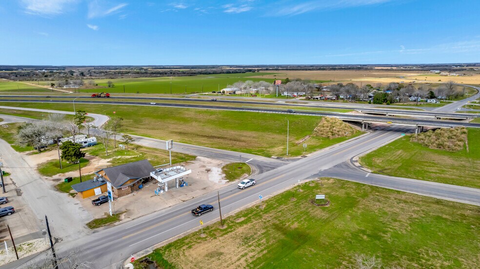 More Photos Of 1100 W US Highway 59 Feeder, Ganado Convenience Store For Sale