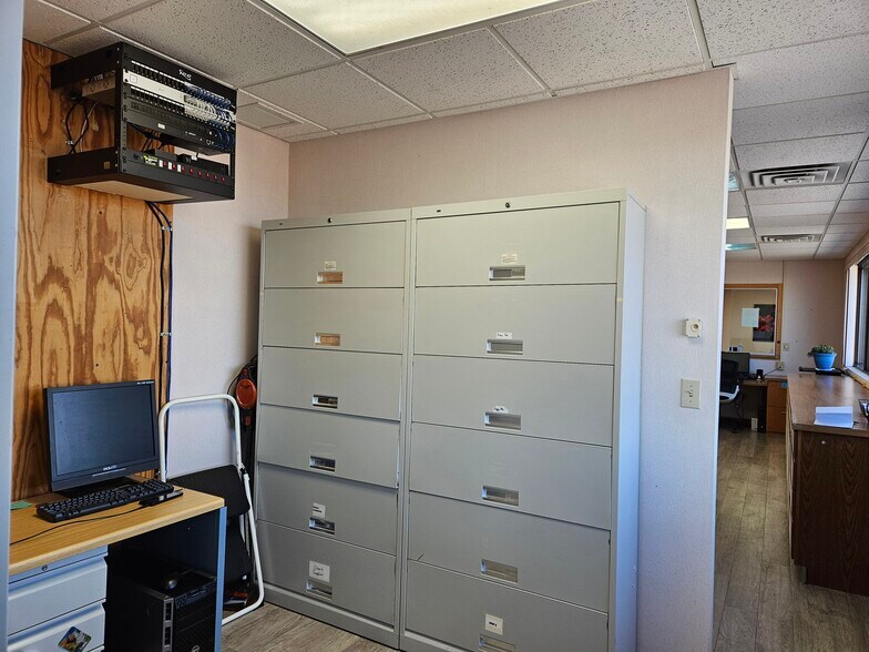 More Photos Of 4705 Towne Centre, Saginaw Office For Sale