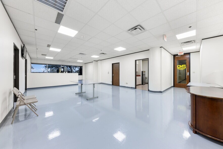 More Photos Of 2828 E Trinity Mills Rd, Carrollton Medical For Sale