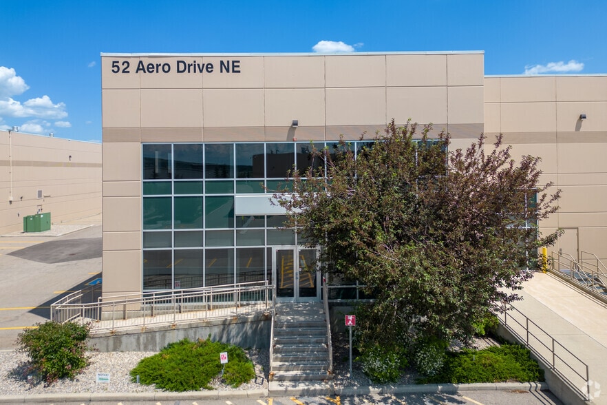 More Photos Of 52 Aero Dr NE, Calgary Warehouse For Lease
