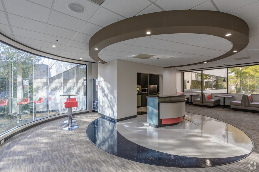 More Photos Of 14950 Heathrow Forest Pky, Houston Office For Lease