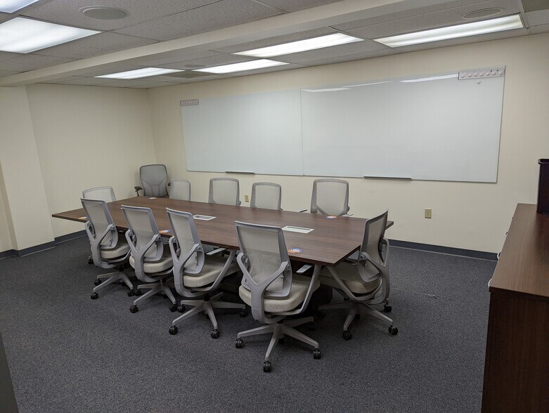 More Photos Of 217 Executive Dr, Cranberry Township Office For Lease