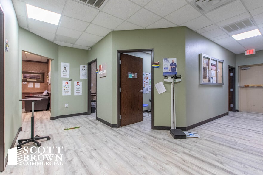 More Photos Of 873 S Stemmons Fwy, Lewisville Office For Sale