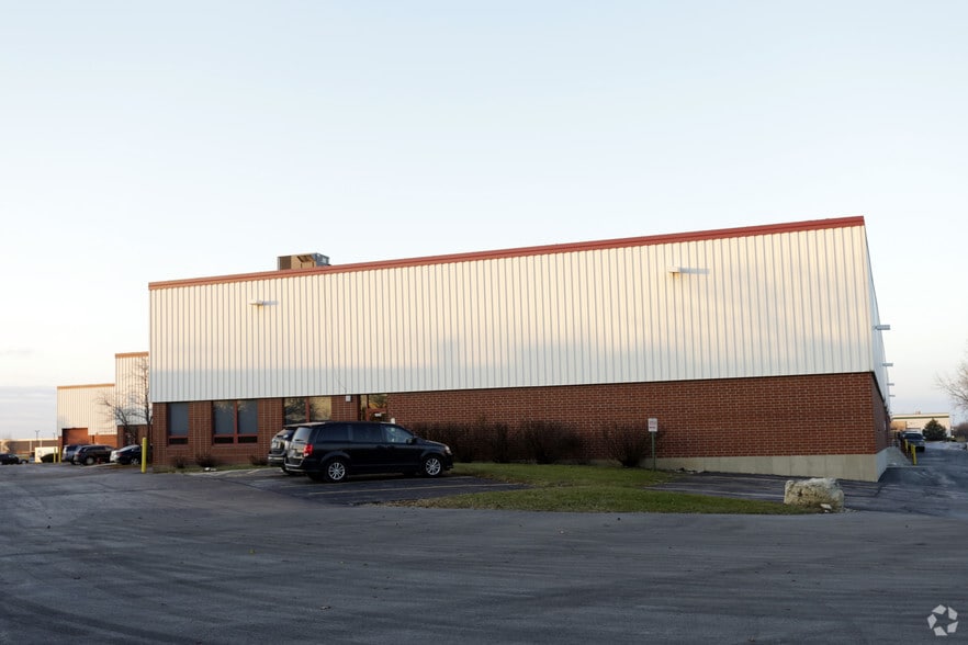 More Photos Of 1243-1253 Naperville Dr, Romeoville Warehouse For Lease