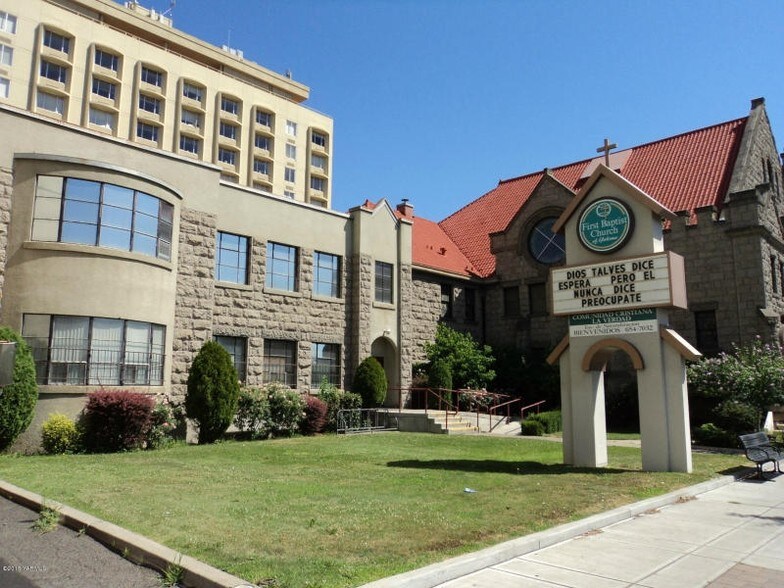 More Photos Of 515 E Yakima Ave, Yakima General Retail For Sale