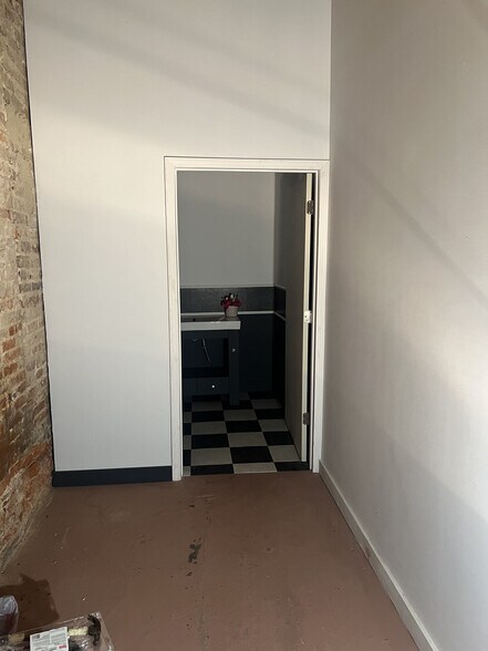 More Photos Of 107 Wicker St, Sanford Storefront Retail Office For Sale