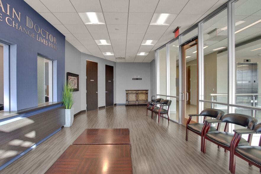 More Photos Of 7616 Branford Pl, Sugar Land Medical For Lease