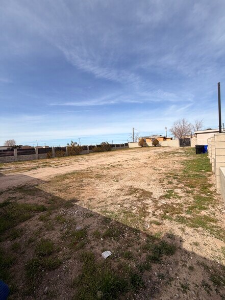 More Photos Of 15224 Bonanza Rd, Victorville Freestanding For Sale