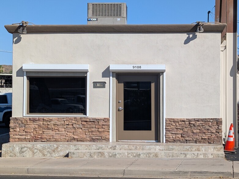 More Photos Of 9108 N Cave Creek Rd, Phoenix Office For Sale