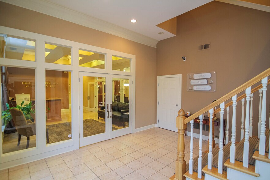 More Photos Of 3220 Office Pointe Pl, Louisville Office For Sale