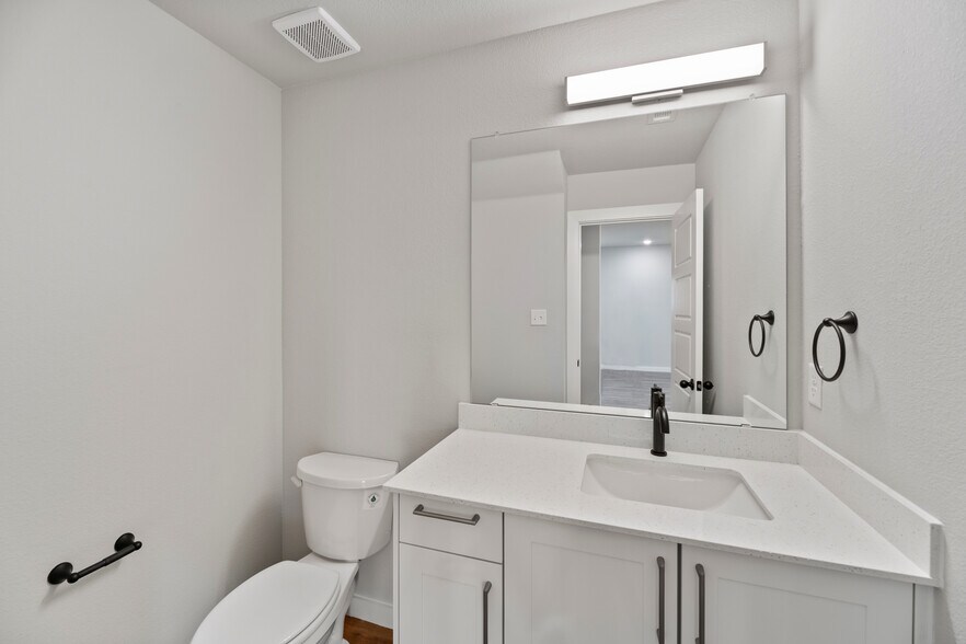 More Photos Of 4405 Clovis Ct, Midlothian Apartments For Sale