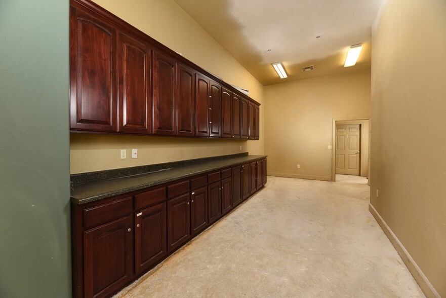 More Photos Of 850 W Main St, Merced Restaurant For Lease