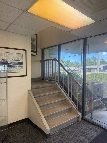 More Photos Of 600 Ellis Rd N, Jacksonville Warehouse For Lease