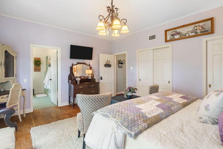 More Photos Of 1320 S Albert Pike Ave, Fort Smith Hospitality For Sale
