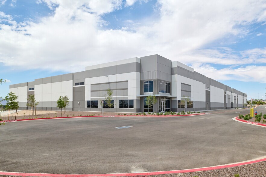 More Photos Of 8900 Escobar Dr, El Paso Distribution For Lease