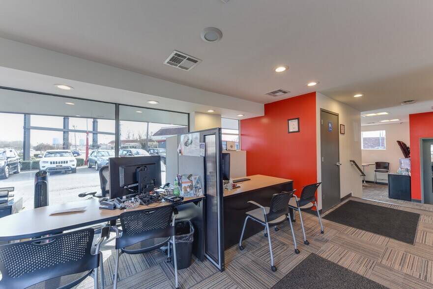 More Photos Of 5055 Virginia Beach Blvd, Virginia Beach Auto Dealership For Lease