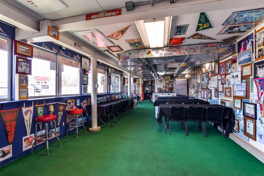 More Photos Of 10267 US Highway 14, Mazomanie Sports And Entertainment For Sale