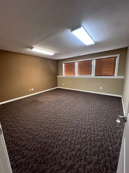 More Photos Of 4911-4915 Illinois Rd, Fort Wayne Office For Lease