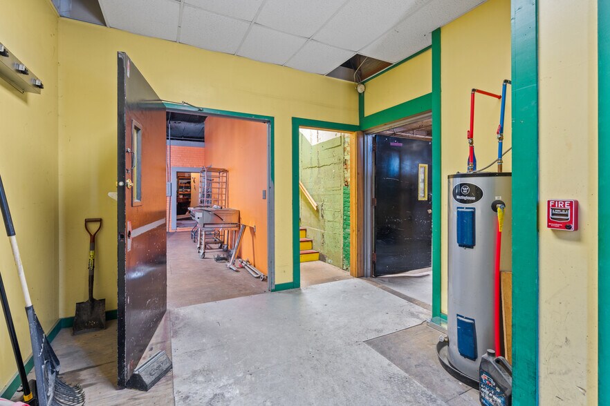 More Photos Of 500 Bridge St, Weissport Restaurant For Sale