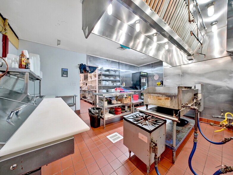 More Photos Of 114 E 11th St, Perris Restaurant For Sale